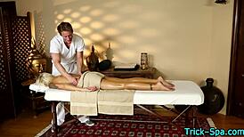 nastolatka masowana i złapana na ukrytej kamerze