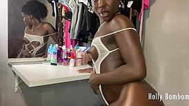 Preta Safada Socando No Cu Com A Buceta Molhadíssima