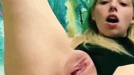 i love playing with milf's asshole and squirting