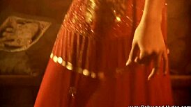 Beautiful indian babe showing off solo 😍