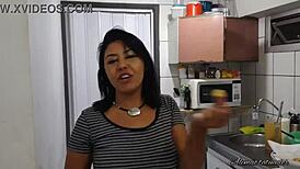 Beautiful Sarah Rosa preps for steamy scenes