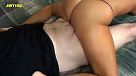 풍만한 밀프 레슬링 하다 몰래 미치게 박혀