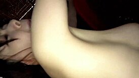 Offentlig blowjob fører til creampie sex med sex venn