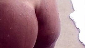 ele me viu pelada na praia e quis foder meu cu agora