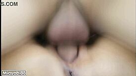 เจ้านายหนีเมียพาเลขาสาวมาเลียหีก่อนเย็ดแตกในช่วงพักเที่ยงในโรงแรม