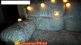 Webcams record big tits squirting in December 17th show