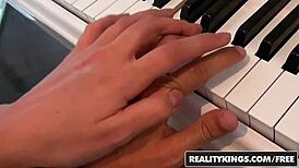 Realitykings Street Blowjobs Ruby Steele Tyler Steel Rubbing Ruby