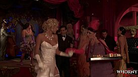 Whorny снима най-голямата порно оргия с луди групови секс с горещи милфи в луди 20-те