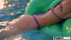 Emelie Seduces Roommate in Dorm