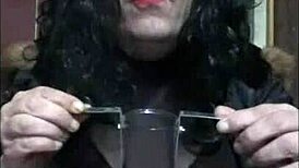 i am a bisexual crossdresser who will swallow your pee publicly 😏