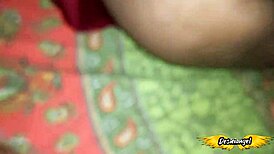 زوجة الأب الهندية تتناك في الكس بقوة