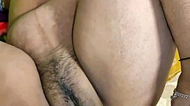 Pasangan Desi India Ngentot Liar Outdoor