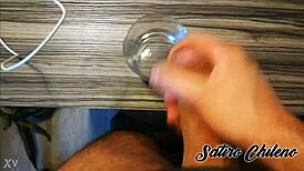 satiro tocandose - sirviendo semen en un vaso, horny masturbation orgasm cumshot homemade amateurs
