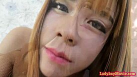 Oletko koskaan tuntenut thaimaan ladyboyn kuten Naomin hyväilevän sinua?