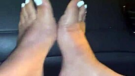 Conversational public feet tease got me staring at those sexy toes and ass