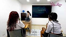 I teach sexology class, showing students G-spot orgasm tricks! 😍