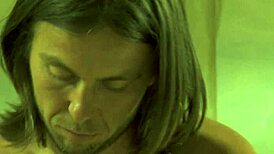 Wow! Dark-skinned beauty masters sensual nuru massage tricks!