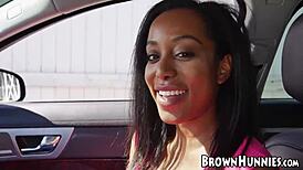 Jeba sočno črno Rachel Raxxx trdo v misionarju na prostem z mojim pošastnim kurcem