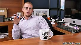 Vau! Szálkás izom meleg keményen basz vad akcióban!