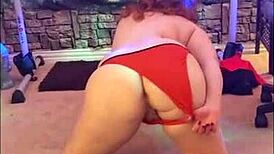 Steffi the hotwife milf dances naked, but her pussy show steals the swingers' attention