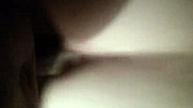 Taivutan kuseni koiran asennossa pieruisteluistunnossa