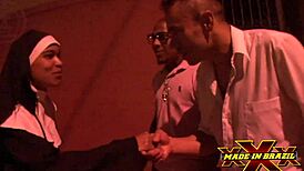 Religiosa Fogosa Não Resistiu A Uma Cantada Na Rua E Acabou Dando O Cu Para Dois Caras Dotados - Jessica Winchester - Fabio Lavatti - Nego Catra - Direção Andre Garcia - Cena Completa No Red