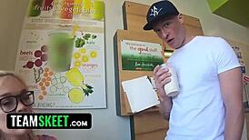 Katie Kush Twerks Thick Ass In Tight Shorts Before Bouncing On Fat Cock