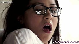 I Pleasured Spex Beauty Orally And Fingered Her Classy Pussy