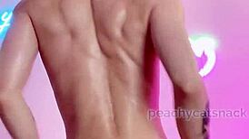 สาวเอเชียตัวเล็กกล้ามเนื้อทาบอดี้แน่นและเท้าตัวน้อย