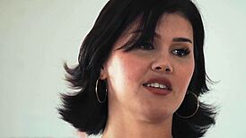 Эй, Сири Даль, как Дейзи Тейлор соблазняет тебя игрушками?