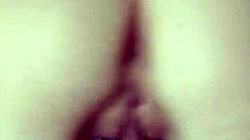 Moja horny guza u tesnim farmerkama i golim leginsama, a?