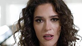 Up close with Victoria Voxxx and Robby Apples in action