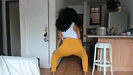 Ebony MILF Teases With Booty Dance In Tight Leggings