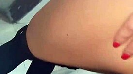 Ehi, hai mai scopato tua sorellastra in un bagno pubblico? È selvaggio!