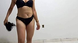 O MARIDO CAMINHONEIRO VIAJANDO E ELA DANÇANDO PRA MIM