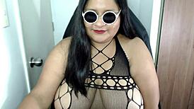 Beautiful tits of a xl girl