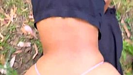 salimos a cojer en un bosque con mi chica caliente y nos pillan. final sale todo mal!