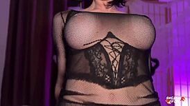 Mavis Intensely Fucks And Receives Facial