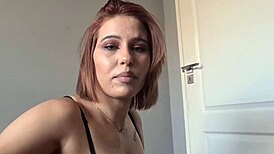 POV bledá kurvička ukazuje extrémní dominanci zblízka! 😈