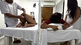 Min kone bliver taget ved siden af mig i massage rum