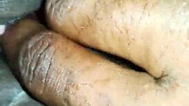 hornyzee masturbates her pussy with fingering