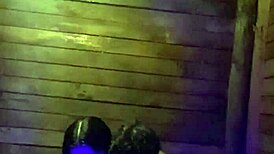 Detrás del encanto chileno sensual de Tinajas en clips de mamada casera.