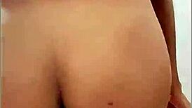 Tremendo culo de alumna universitaria mexicana follando en la oficina dando unos sentones a su profe sexo amateur