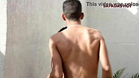 flagrei meu cunhado batendo punheta e fiquei molhadinha