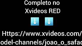 Amateur Teen Poses Seductively for Interracial Encounter