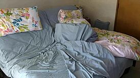 Oh wow, this nz trashy sub milf getting fucked doggystyle by master while courier calls 😏