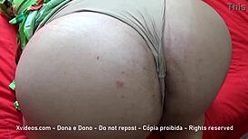 Rabuda brasileira casada shows off her curves