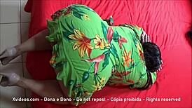 Rabuda brasileira casada shows off her curves