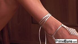 Regina Ice Craves That Intense Double Penetration Action!