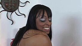 Dewi hitam dominasi dalam volume 3 scene 1 dengan aksi panas